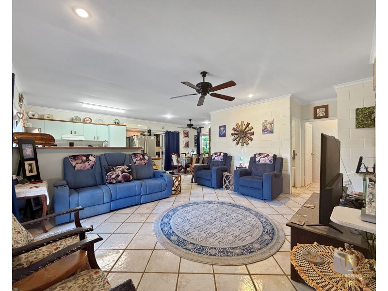 18 Kent Cl, Mission Beach QLD 4852