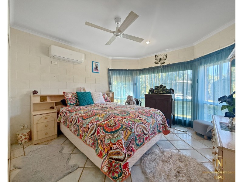 18 Kent Cl, Mission Beach QLD 4852