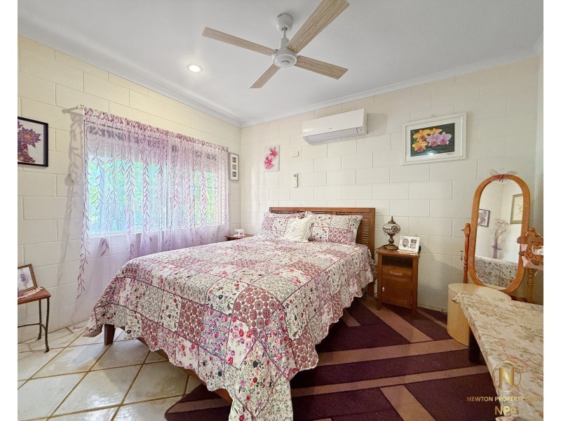18 Kent Cl, Mission Beach QLD 4852