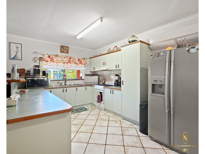 18 Kent Cl, Mission Beach QLD 4852
