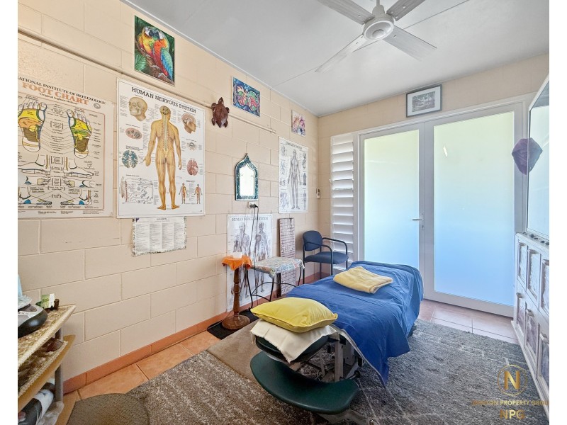18 Kent Cl, Mission Beach QLD 4852