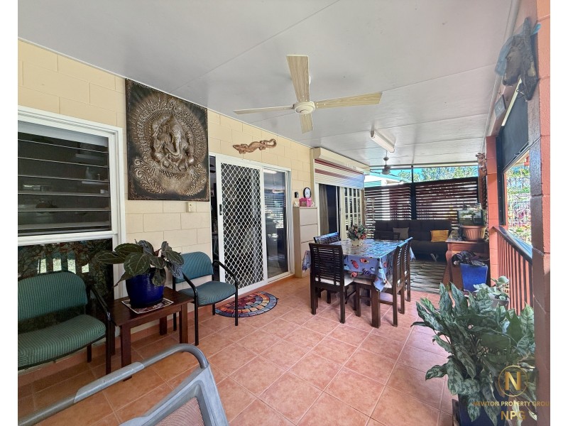 18 Kent Cl, Mission Beach QLD 4852