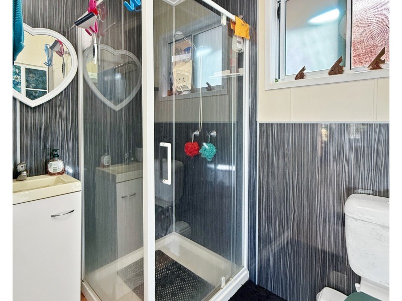 18 Kent Cl, Mission Beach QLD 4852