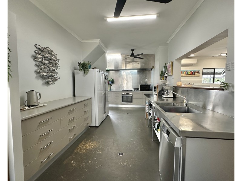 165 Reid Rd, Wongaling Beach QLD 4852