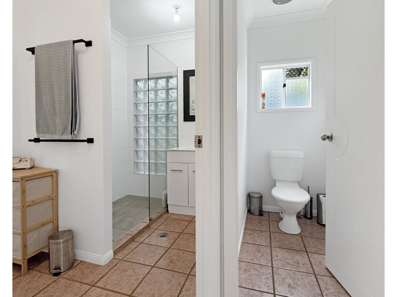 27 Kent Cl, Mission Beach QLD 4852