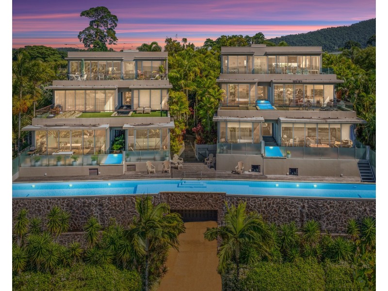 Unit 4/2 Coonanglebah Cl, Mission Beach QLD 4852