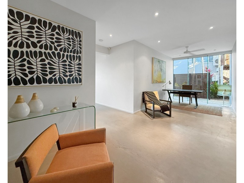 Unit 4/2 Coonanglebah Cl, Mission Beach QLD 4852