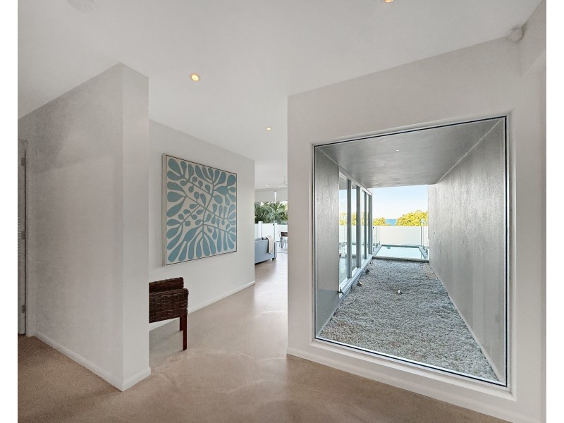 Unit 4/2 Coonanglebah Cl, Mission Beach QLD 4852