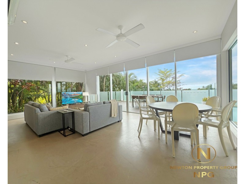 Unit 4/2 Coonanglebah Cl, Mission Beach QLD 4852