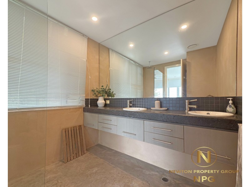 Unit 4/2 Coonanglebah Cl, Mission Beach QLD 4852