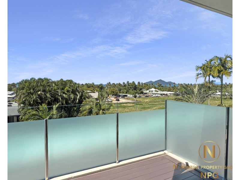 Unit 4/2 Coonanglebah Cl, Mission Beach QLD 4852