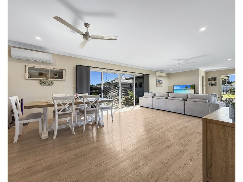 54 Midshipman St, South Mission Beach QLD 4852