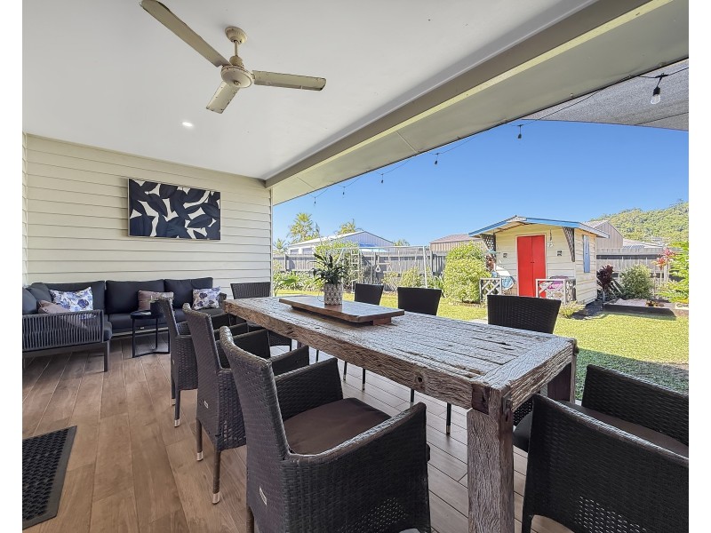 54 Midshipman St, South Mission Beach QLD 4852