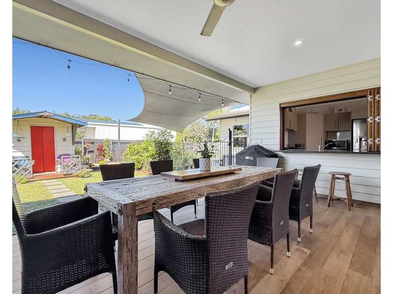 54 Midshipman St, South Mission Beach QLD 4852