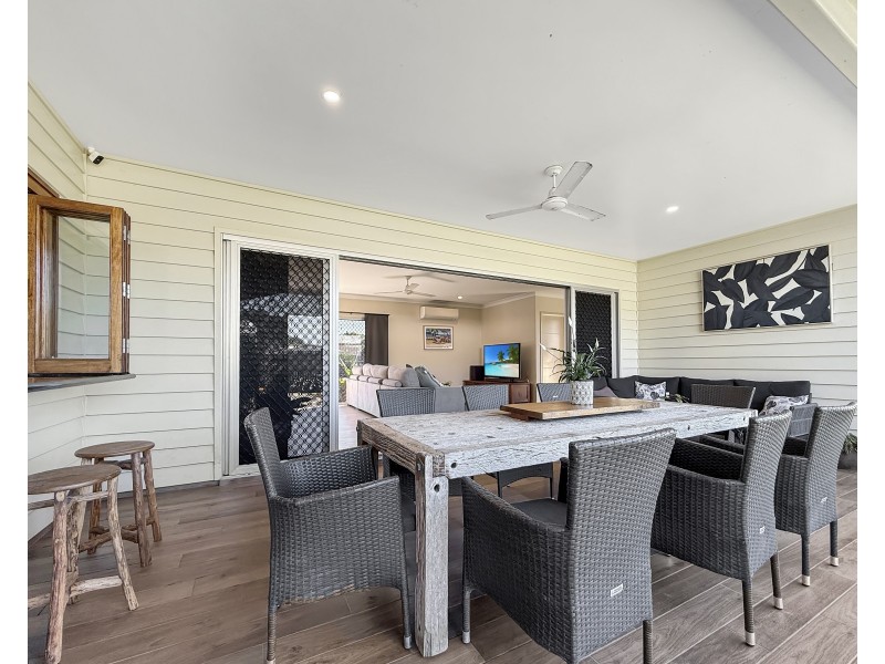 54 Midshipman St, South Mission Beach QLD 4852