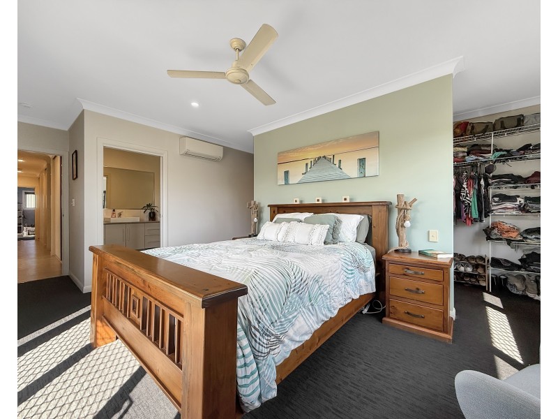 54 Midshipman St, South Mission Beach QLD 4852