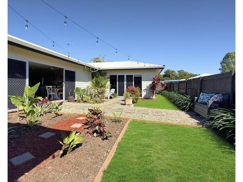 54 Midshipman St, South Mission Beach QLD 4852