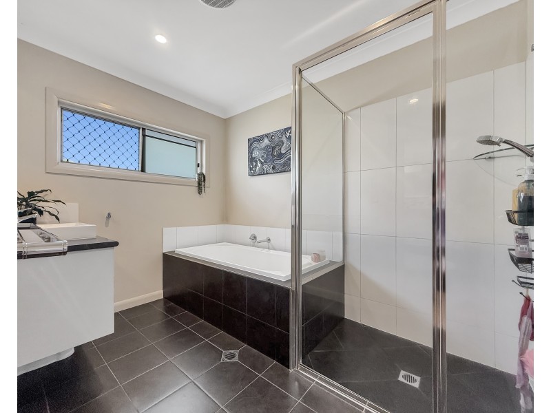 54 Midshipman St, South Mission Beach QLD 4852