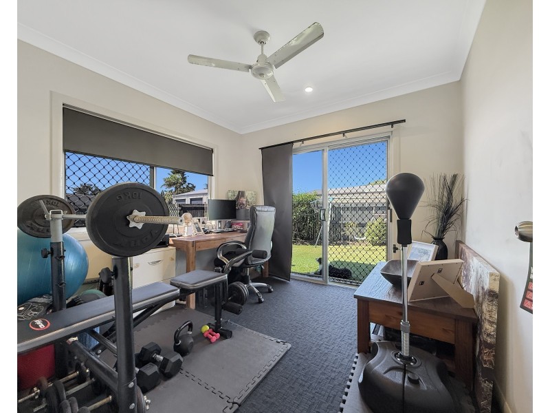 54 Midshipman St, South Mission Beach QLD 4852