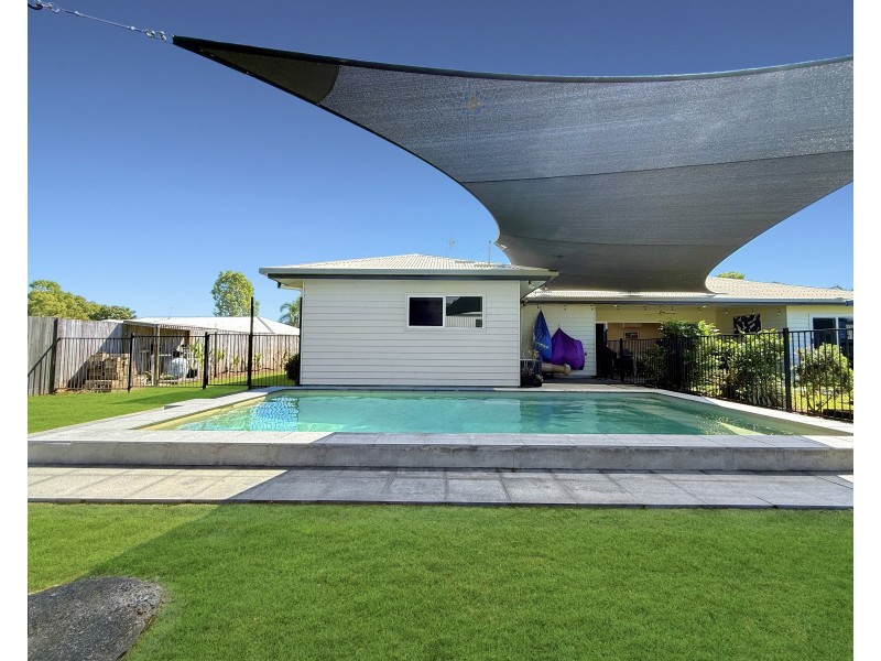 54 Midshipman St, South Mission Beach QLD 4852