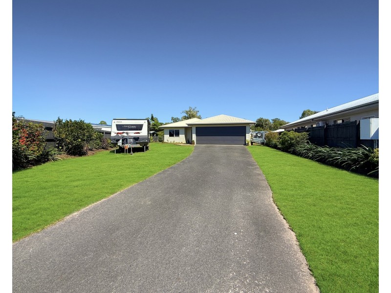 54 Midshipman St, South Mission Beach QLD 4852