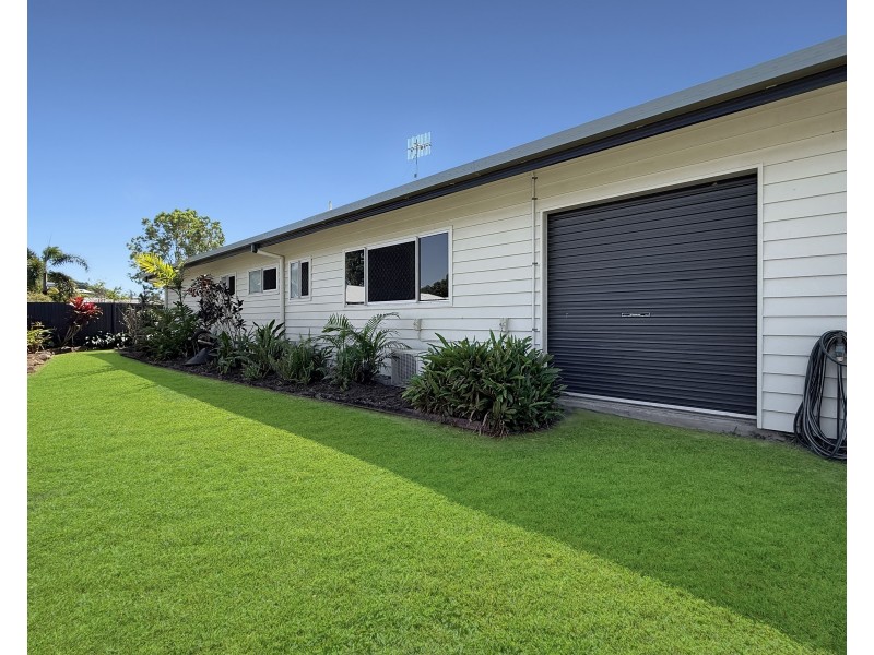 54 Midshipman St, South Mission Beach QLD 4852