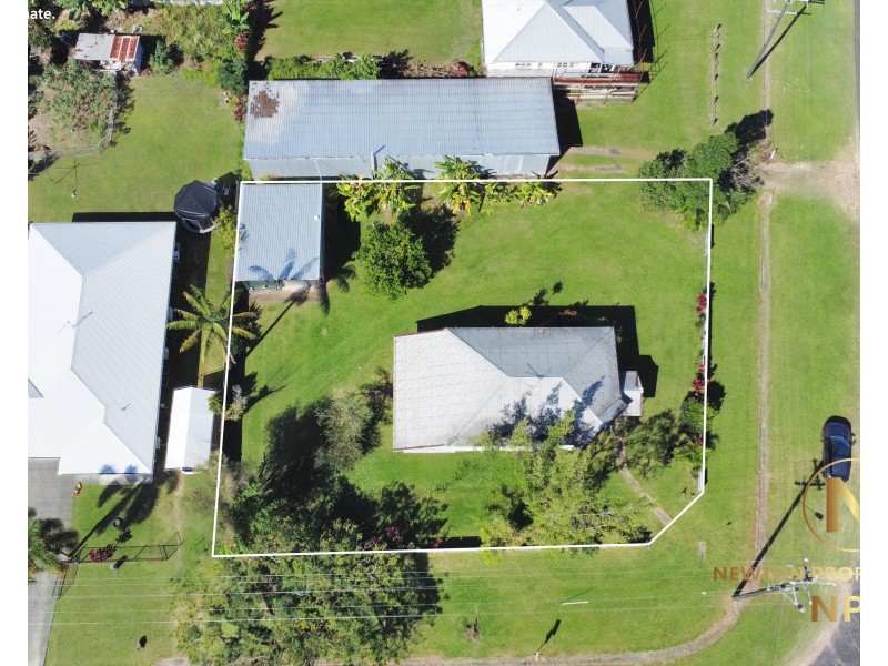 18 Murray St, Tully QLD 4854