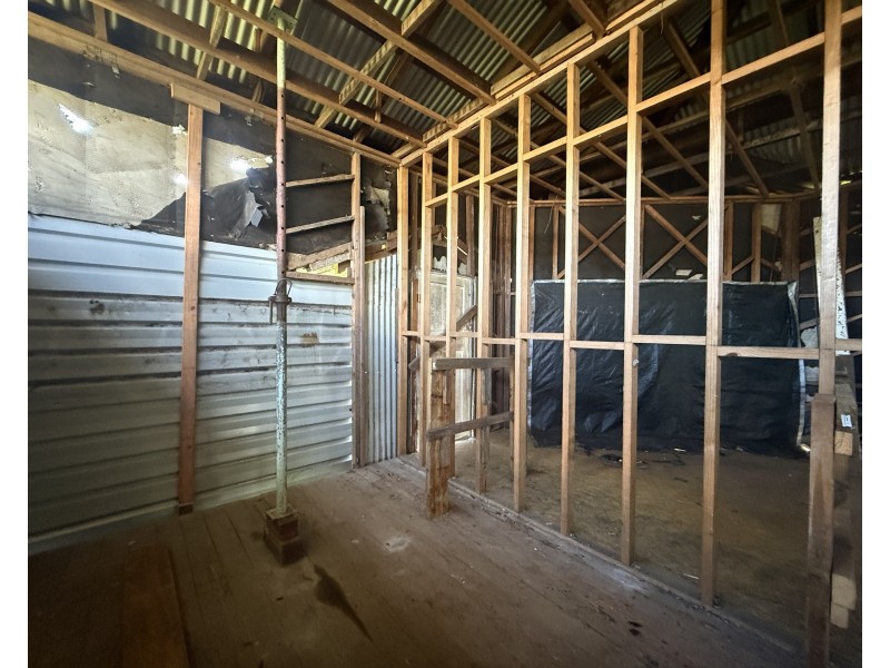 18 Murray St, Tully QLD 4854