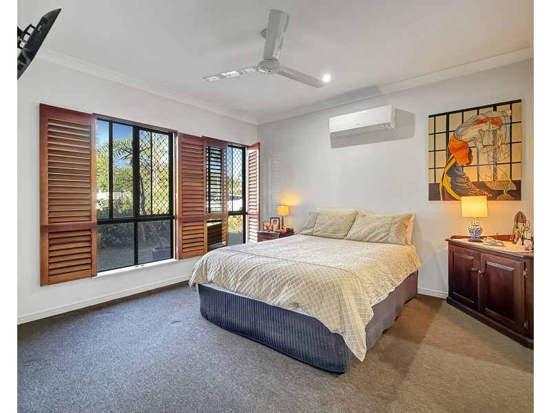 35 Holland St, Wongaling Beach QLD 4852