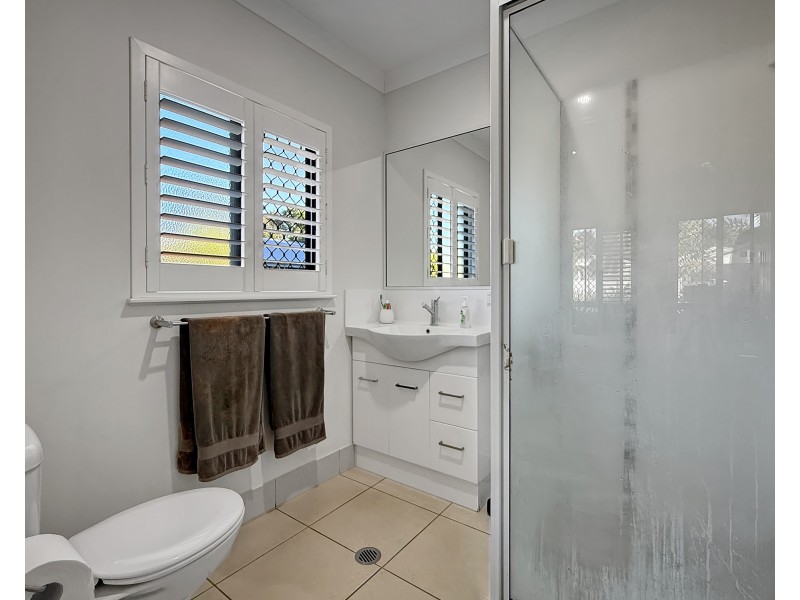 35 Holland St, Wongaling Beach QLD 4852