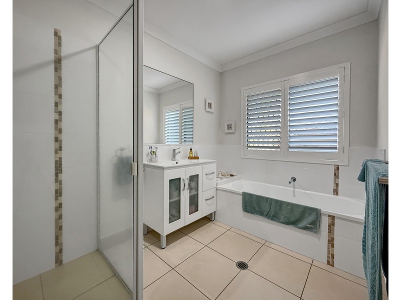35 Holland St, Wongaling Beach QLD 4852
