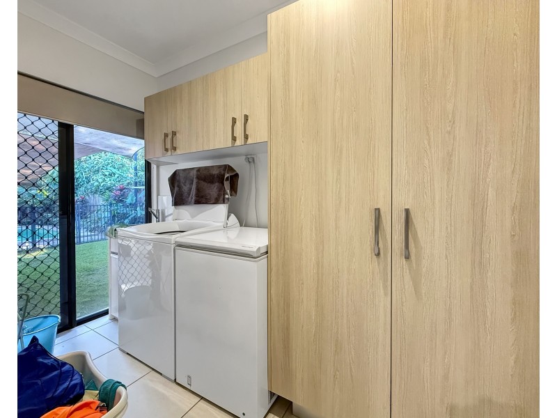 35 Holland St, Wongaling Beach QLD 4852