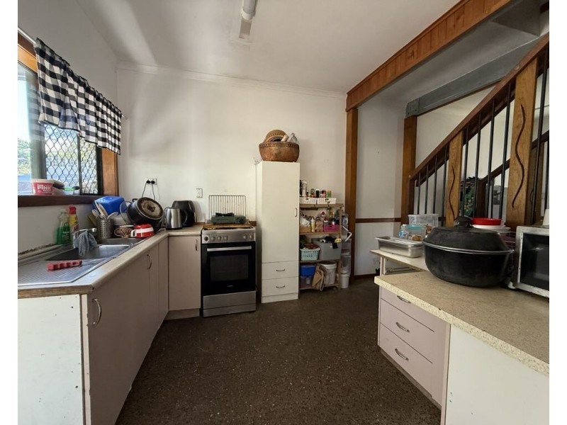 70 Holland St, Wongaling Beach QLD 4852