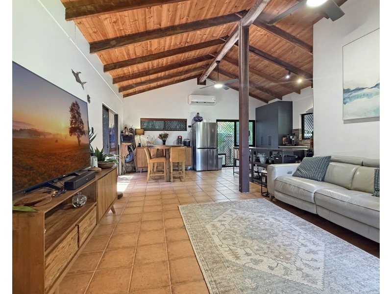 4 Dunkalli Cres, Wongaling Beach QLD 4852