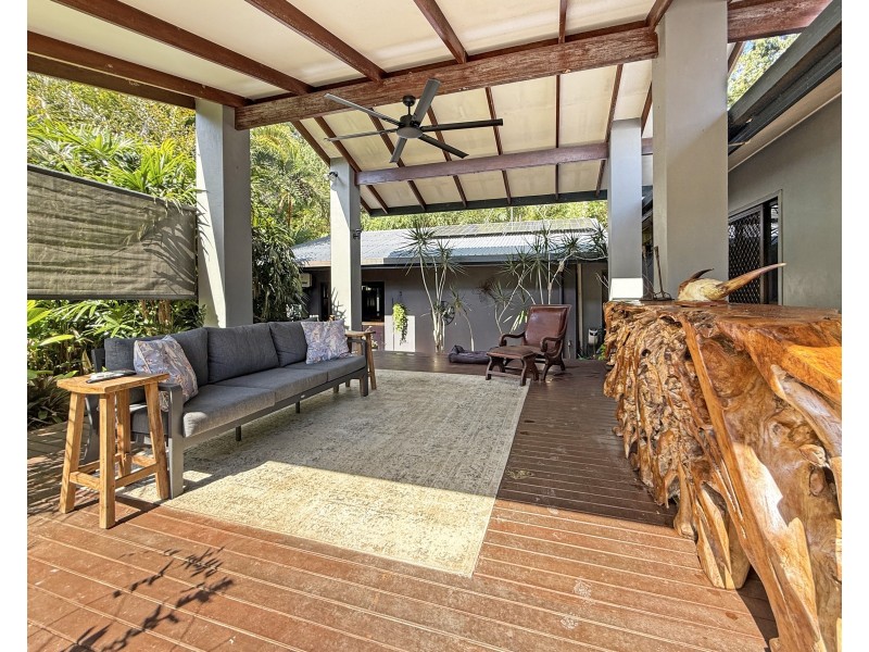 4 Dunkalli Cres, Wongaling Beach QLD 4852