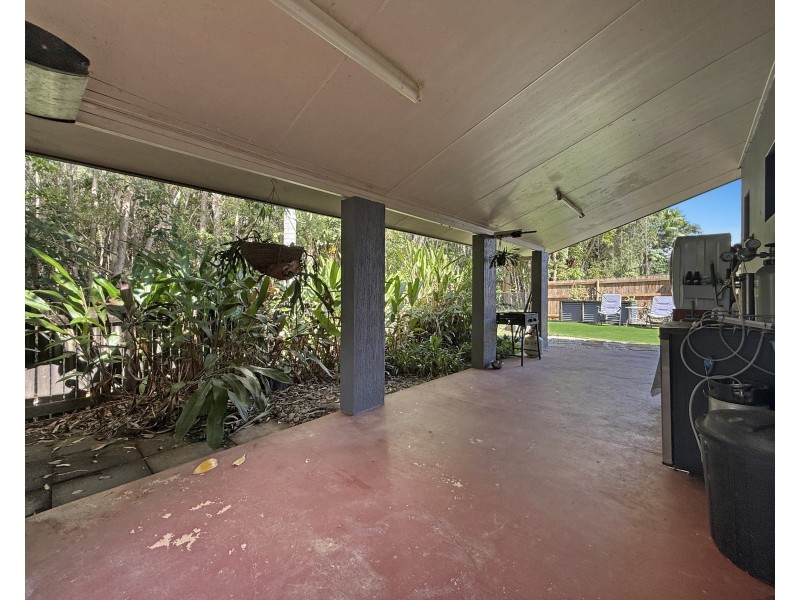 4 Dunkalli Cres, Wongaling Beach QLD 4852