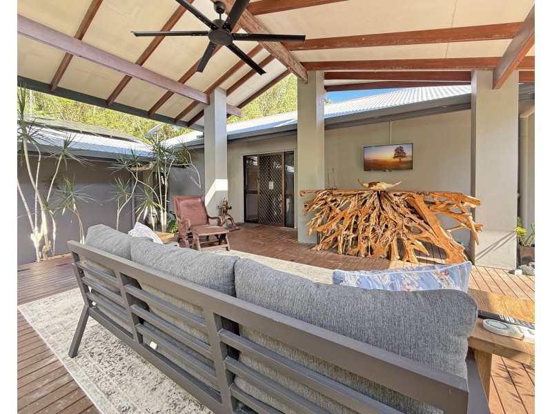 4 Dunkalli Cres, Wongaling Beach QLD 4852