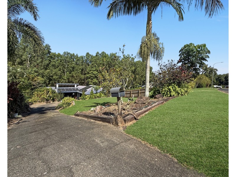 4 Dunkalli Cres, Wongaling Beach QLD 4852