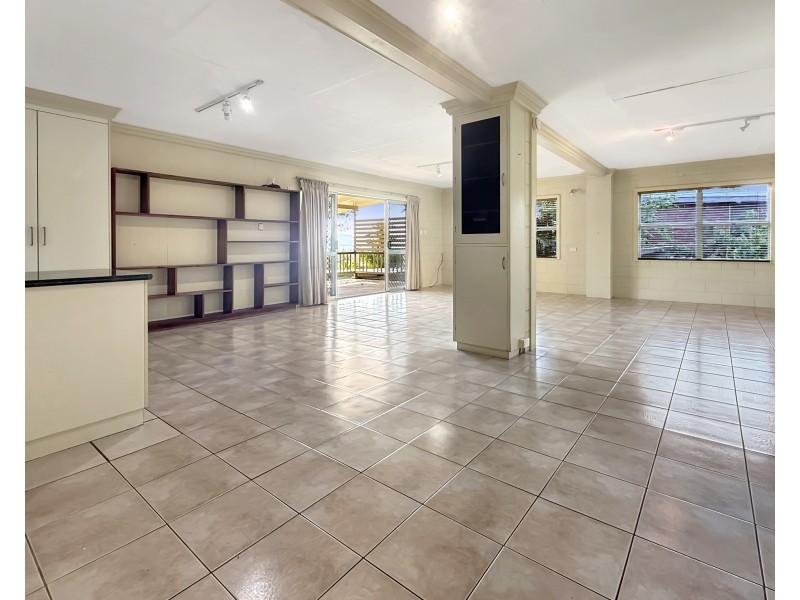 58 Mission Dr, South Mission Beach QLD 4852