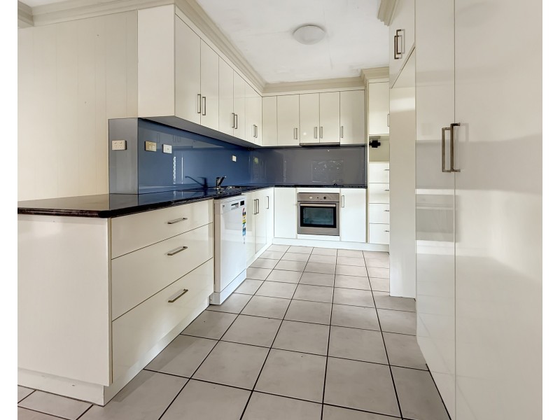 58 Mission Dr, South Mission Beach QLD 4852