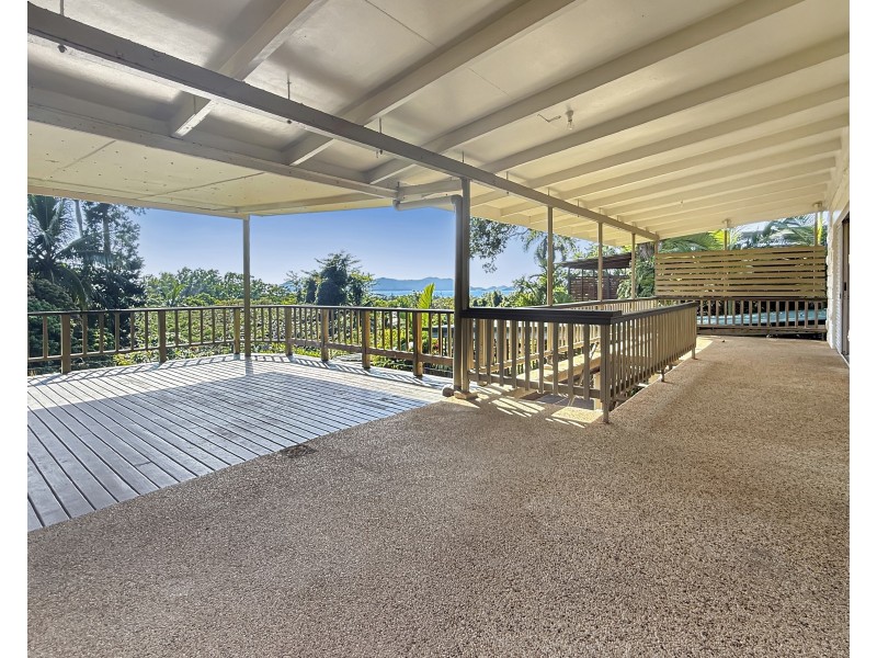 58 Mission Dr, South Mission Beach QLD 4852