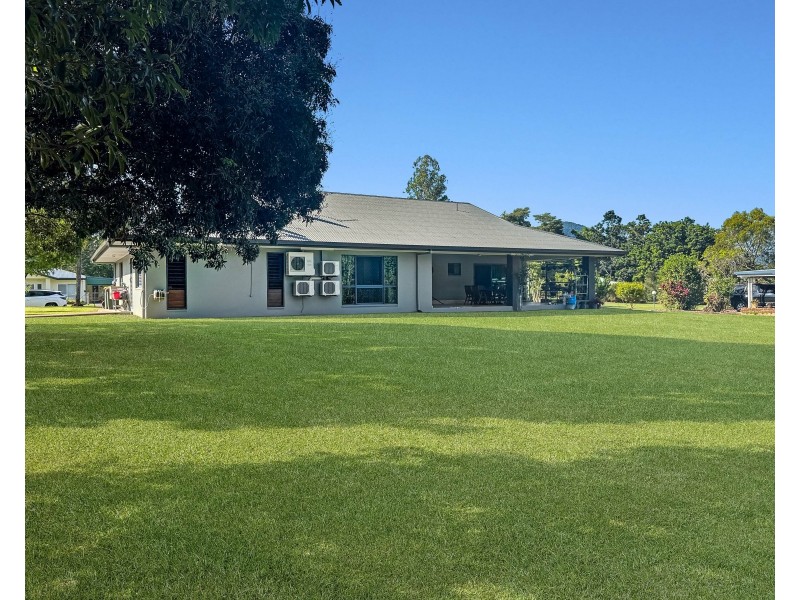 8 MJV Mcnamara Cl, Bulgun QLD 4854