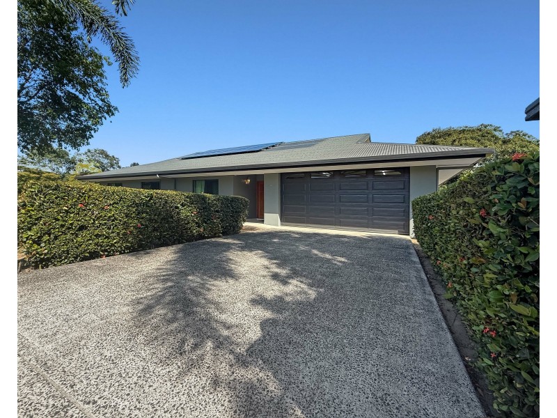 8 MJV Mcnamara Cl, Bulgun QLD 4854