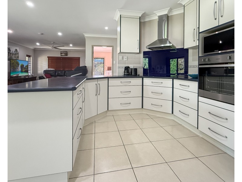 8 MJV Mcnamara Cl, Bulgun QLD 4854