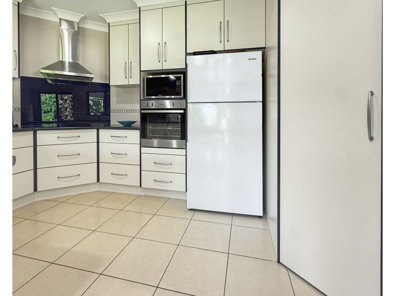 8 MJV Mcnamara Cl, Bulgun QLD 4854