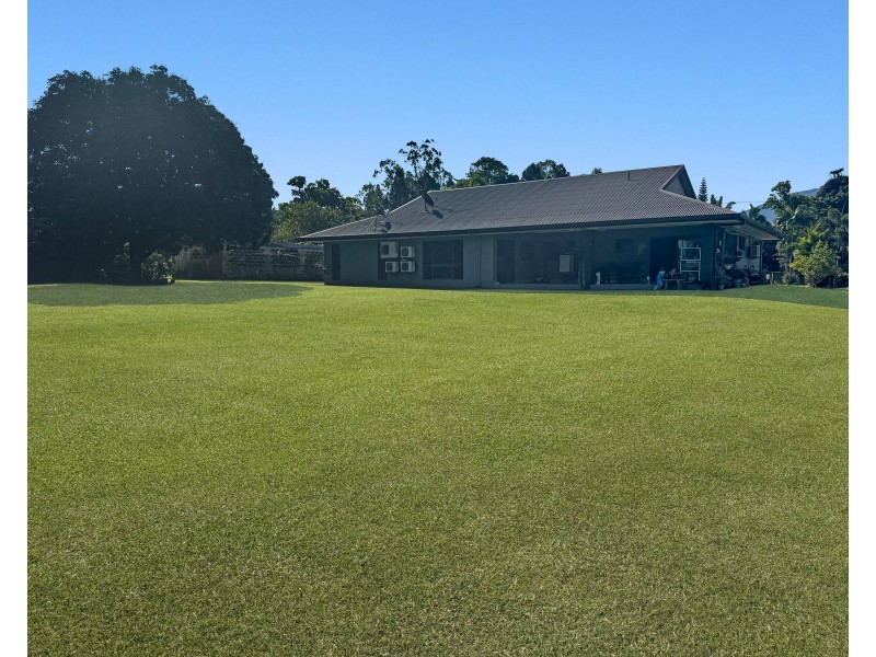 8 MJV Mcnamara Cl, Bulgun QLD 4854