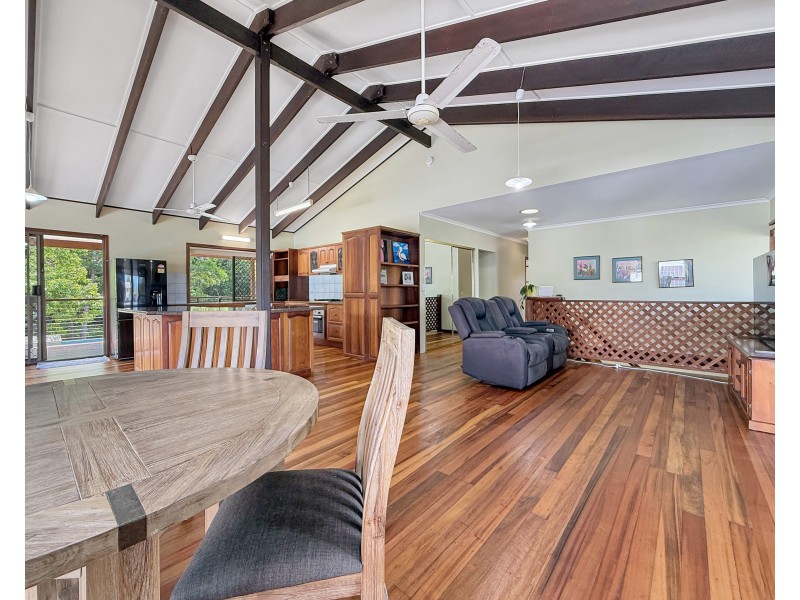 19 Seafarer St, South Mission Beach QLD 4852