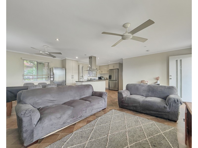 18 Mcquillen St, Tully QLD 4854