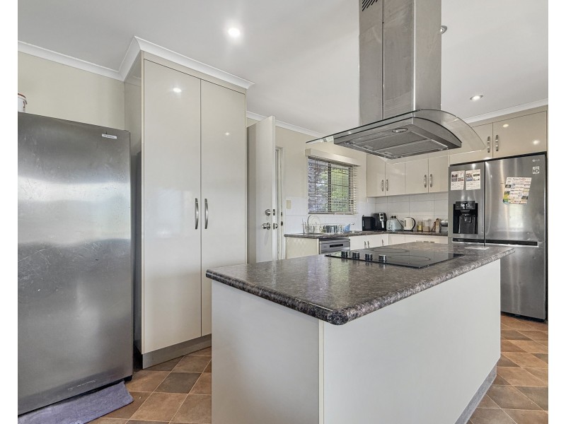 18 Mcquillen St, Tully QLD 4854