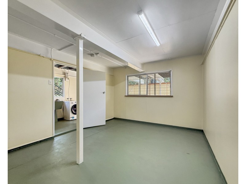 18 Mcquillen St, Tully QLD 4854